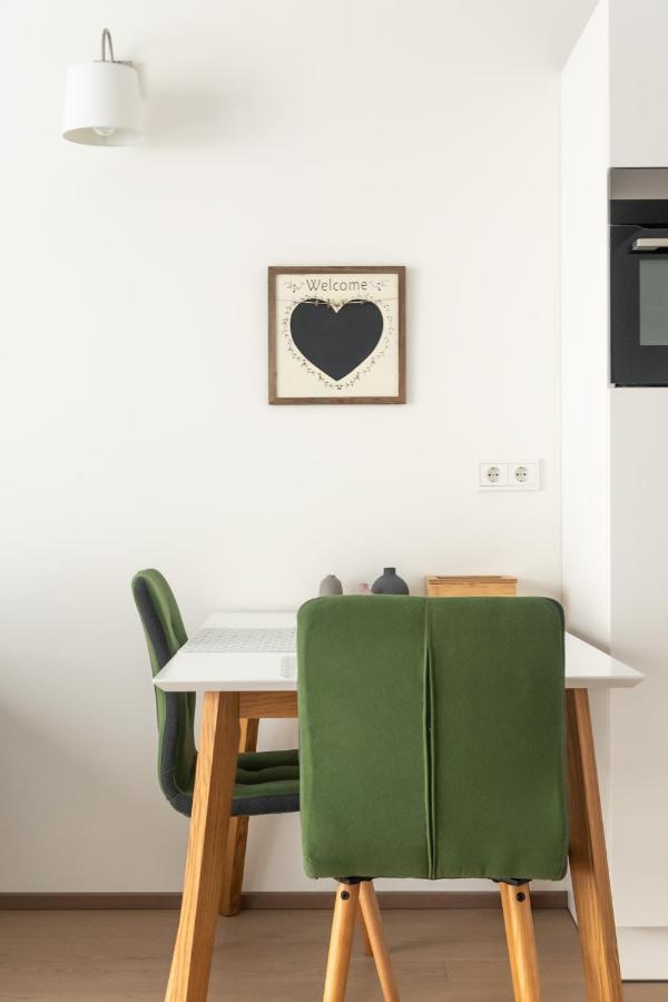 Apartament Quiet And Cozy Next To Mariahilfer Strasse And Naschmarkt With Ac, Minimum 30 Nights Wiedeń