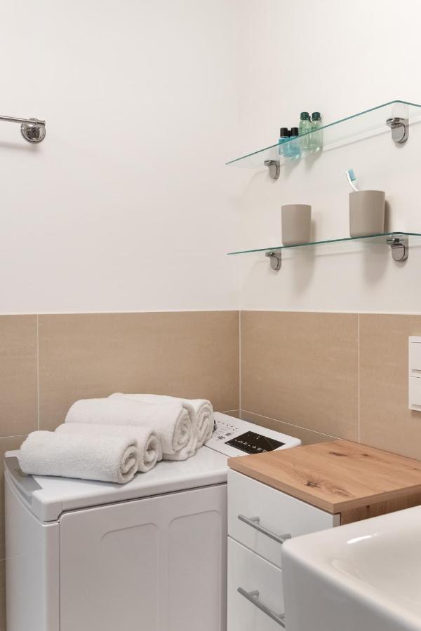 Quiet And Cozy Next To Mariahilfer Strasse And Naschmarkt With Ac, Minimum 30 Nights Apartament