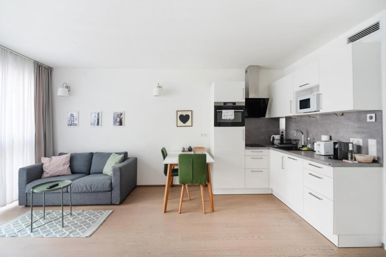 Quiet And Cozy Next To Mariahilfer Strasse And Naschmarkt With Ac, Minimum 30 Nights * Wiedeń