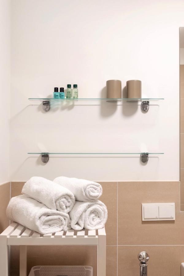 Quiet And Cozy Next To Mariahilfer Strasse And Naschmarkt With Ac, Minimum 30 Nights * Vienna